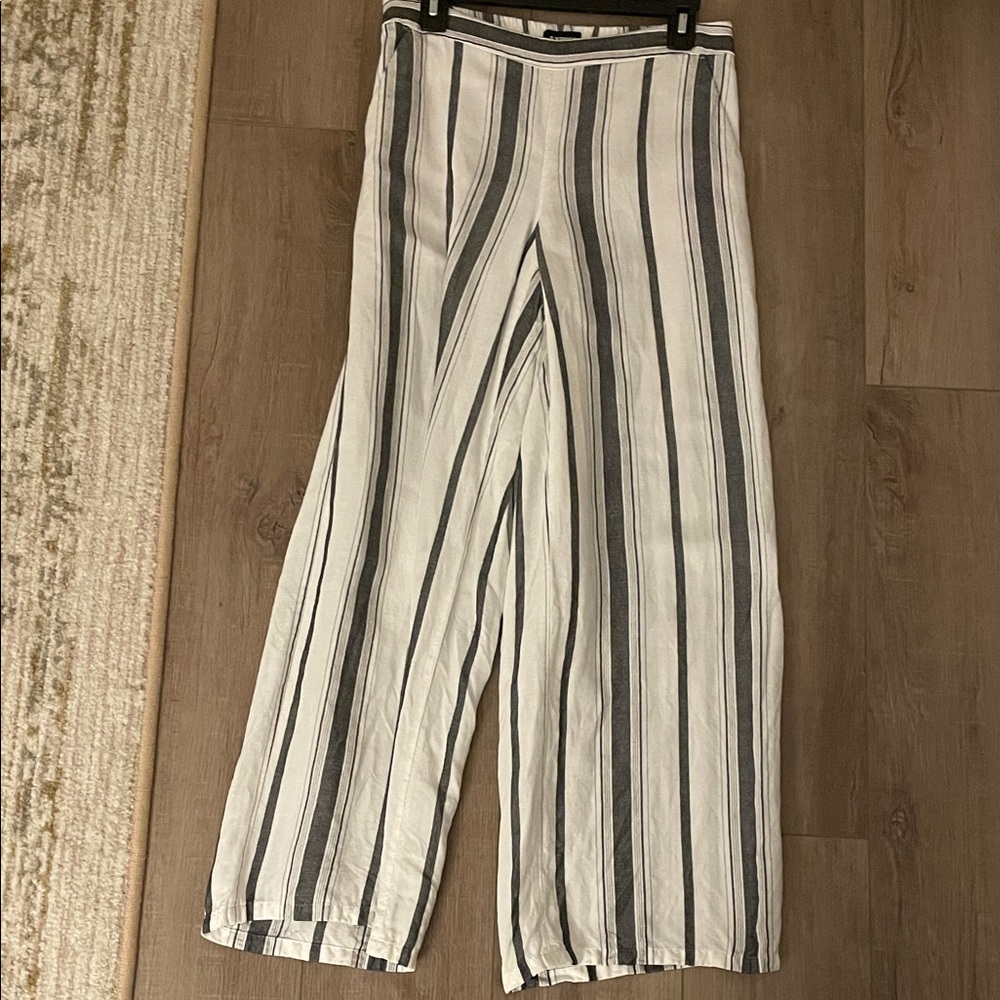 Express White and Gray Vertical Stripe Wide-Leg Pants